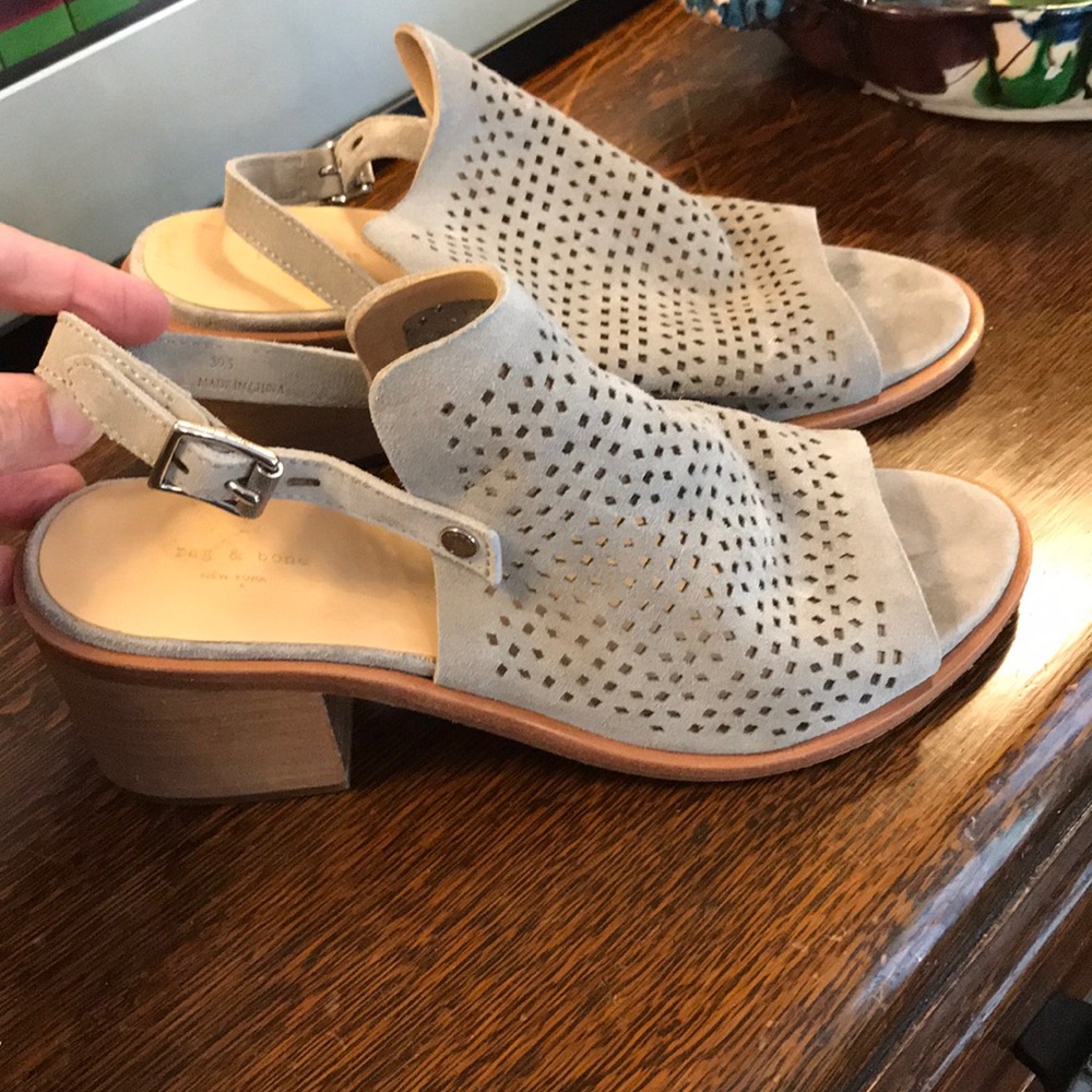 Rag & Bone size 9.5 Wyatt mid heel.  Taupe